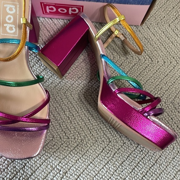 POP Strappy Sandals - Picture 3 of 8